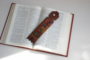 南米ペルーから　皮革職人手作りブックマーク　  Leather craftsman's handmade bookmark - 画像 (2)