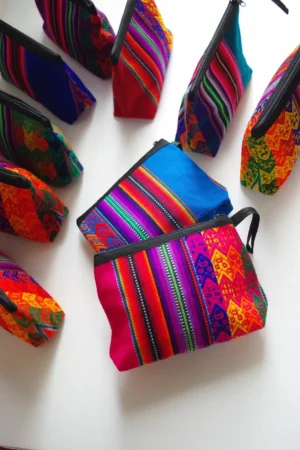 南米ペルーから　手織りの民芸ポーチ　Traditional South American Peruvian Pouch - 画像 (6)