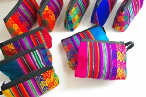 南米ペルーから　手織りの民芸ポーチ　Traditional South American Peruvian Pouch - 画像 (7)