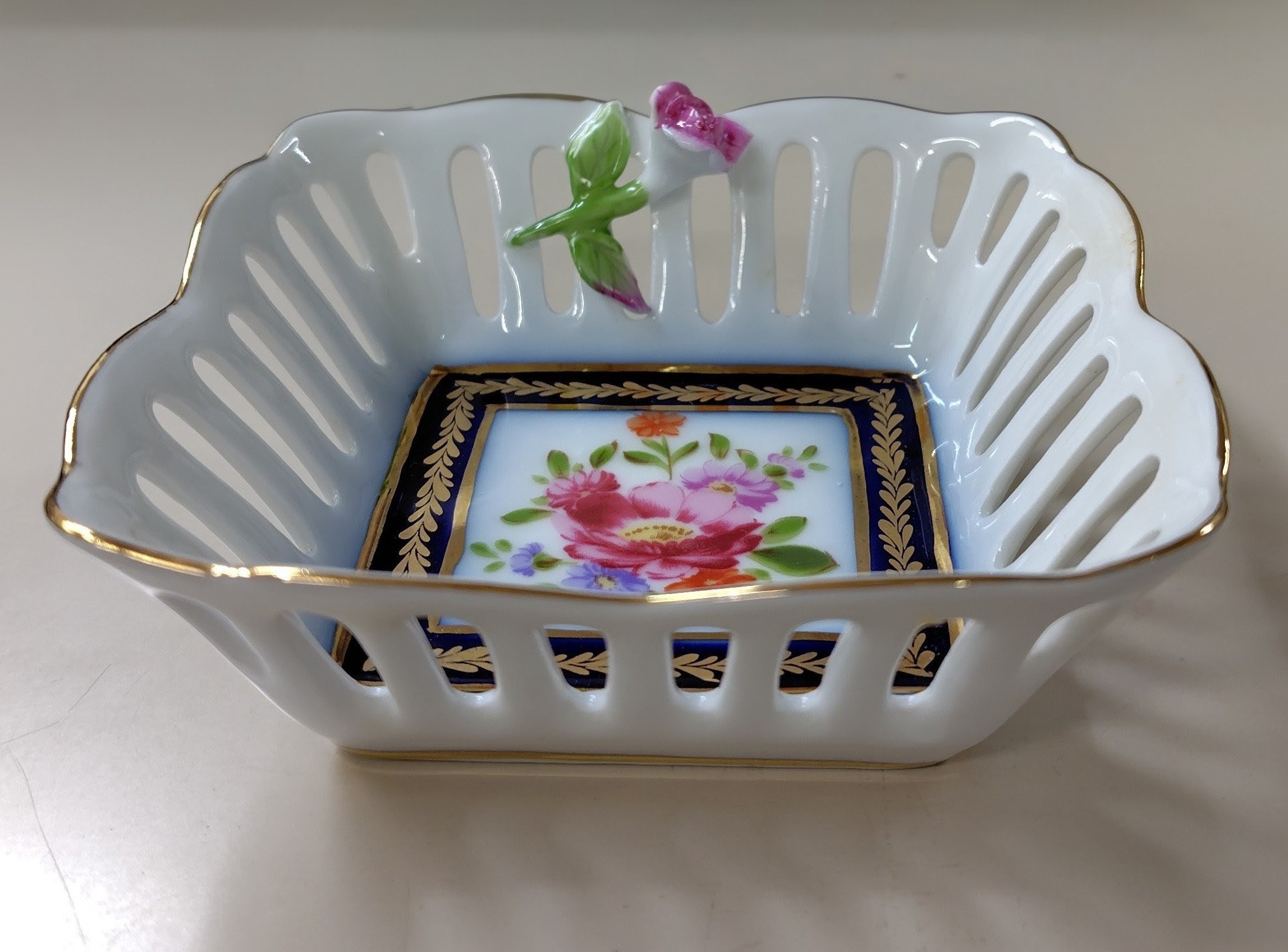 クラシカルローズ陶器皿 (四角) Classical Rose Ceramic Plate - 画像 (2)