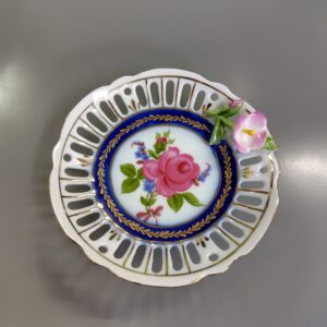 クラシカルローズ陶器皿 (丸型)　Classical Rose Ceramic Plate